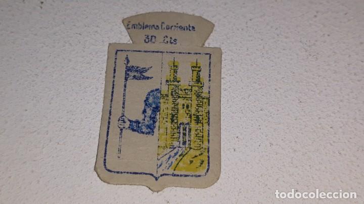 Military Antiques: ANTIGUO EMBLEMA DE AUXILIO SOCIAL 30 CTS - SERIE B N&ordm; 325 ZAMORA A&Ntilde;OS 40 POSGUERRA