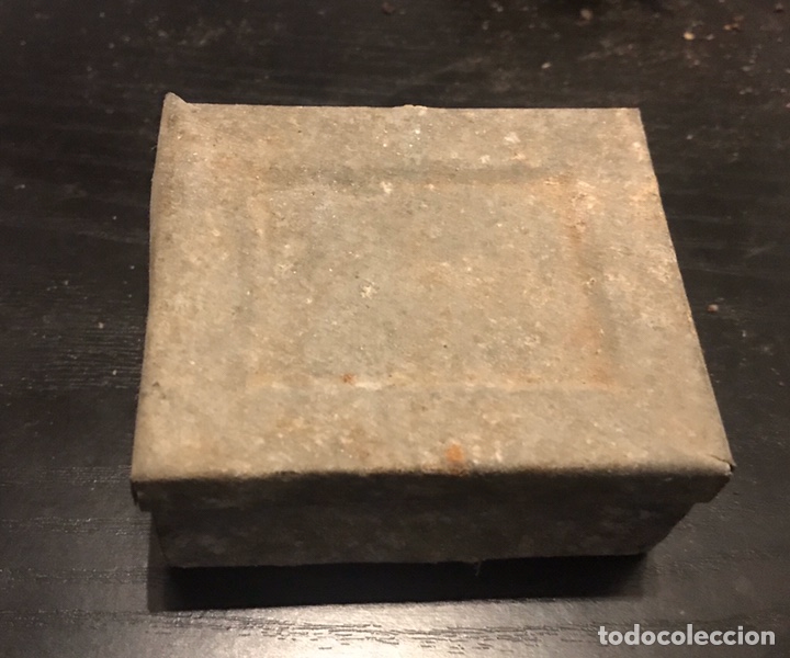 Militaria: Peque&ntilde;a caja de cinc vacia multiplicadores
