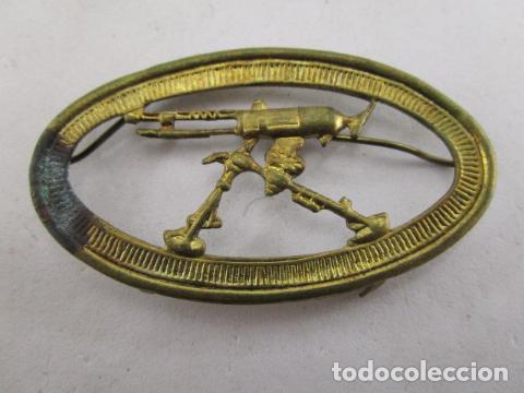 Military Antiques: Emblema secci&oacute;n ametralladoras Guerra Civil. Ver fotos