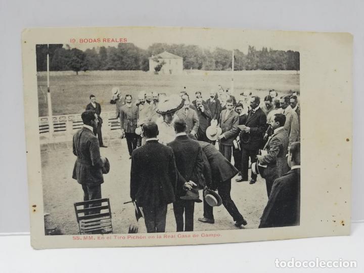 Militaria: TARJETA POSTAL. SS.MM. EN EL TIRO PICHON EN LA REAL CASA DE CAMPO. BODAS REALES.
