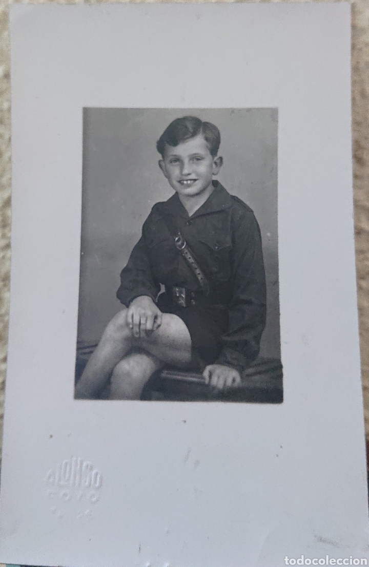 Militaria: Falange espa&ntilde;ola, ni&ntilde;o vestido de falangista, Avil&eacute;s, Asturias, original,Guerra Civil