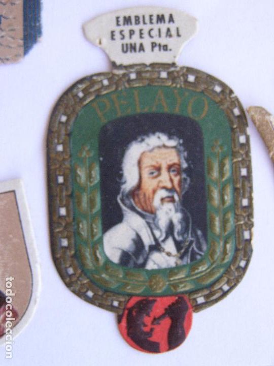 Military Antiques: LOTE DE 4 EMBLEMAS ESPECIALES AUXILIO SOCIAL SERIE G