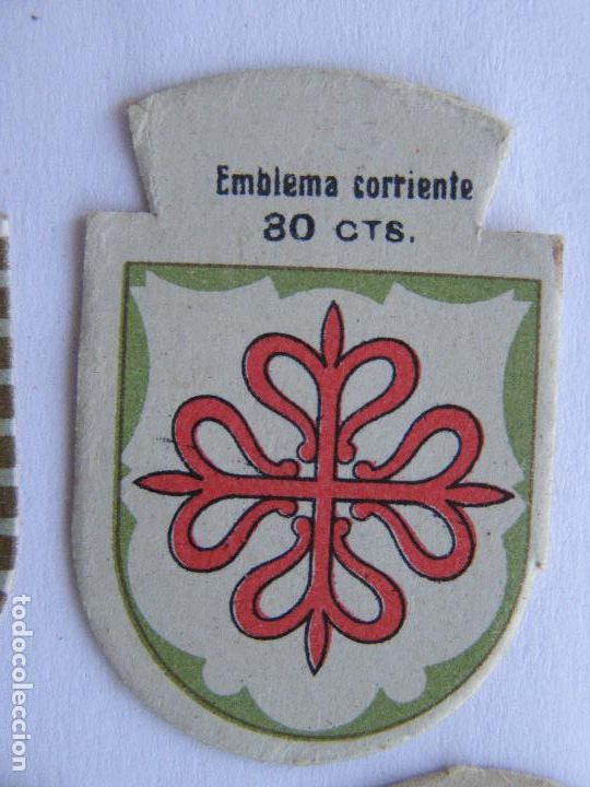 Military Antiques: EMBLEMA CORRIENTE AUXILIO SOCIAL