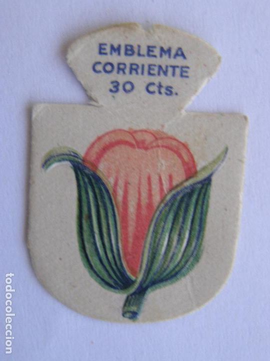 Military Antiques: EMBLEMA CORRIENTE AUXILIO SOCIAL
