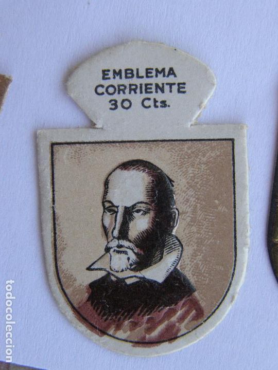 Military Antiques: EMBLEMA CORRIENTE AUXILIO SOCIAL