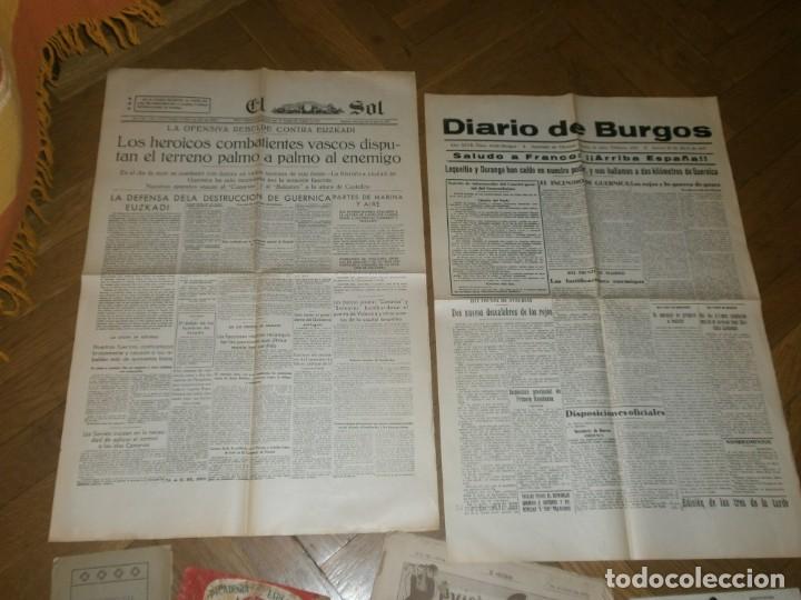 Militaria: Peri&oacute;dico El Sol 29 abril 1937 y Diario de Burgos 4 Mayo 1937 reproducci&oacute;n portadas 58X40 cm.