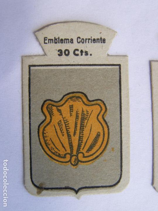 Military Antiques: EMBLEMA CORRIENTE AUXILIO SOCIAL 30 CENTIMOS