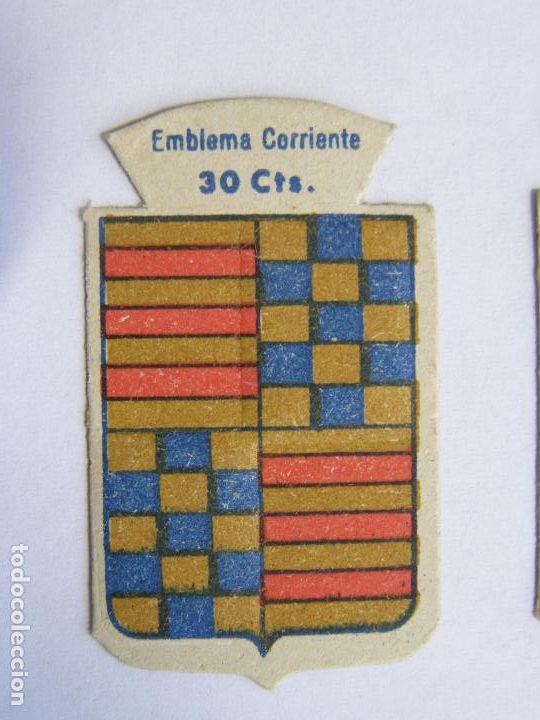 Military Antiques: EMBLEMA CORRIENTE AUXILIO SOCIAL 30 CENTIMOS