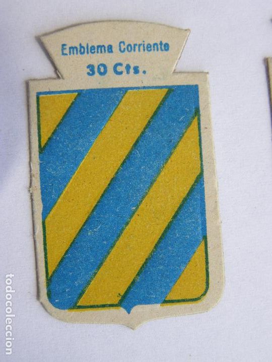 Military Antiques: EMBLEMA CORRIENTE AUXILIO SOCIAL 30 CENTIMOS