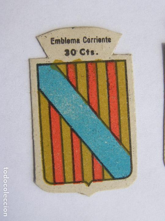 Military Antiques: EMBLEMA CORRIENTE AUXILIO SOCIAL 30 CENTIMOS