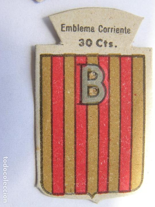 Military Antiques: EMBLEMA CORRIENTE AUXILIO SOCIAL 30 CENTIMOS