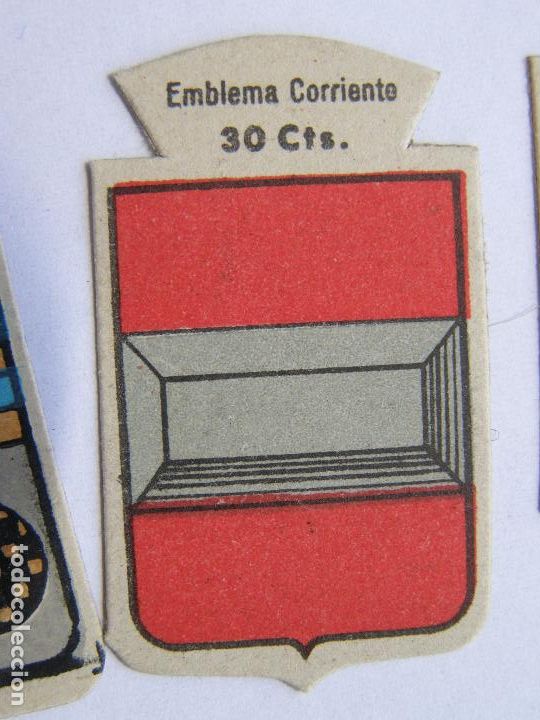 Military Antiques: EMBLEMA CORRIENTE AUXILIO SOCIAL 30 CENTIMOS