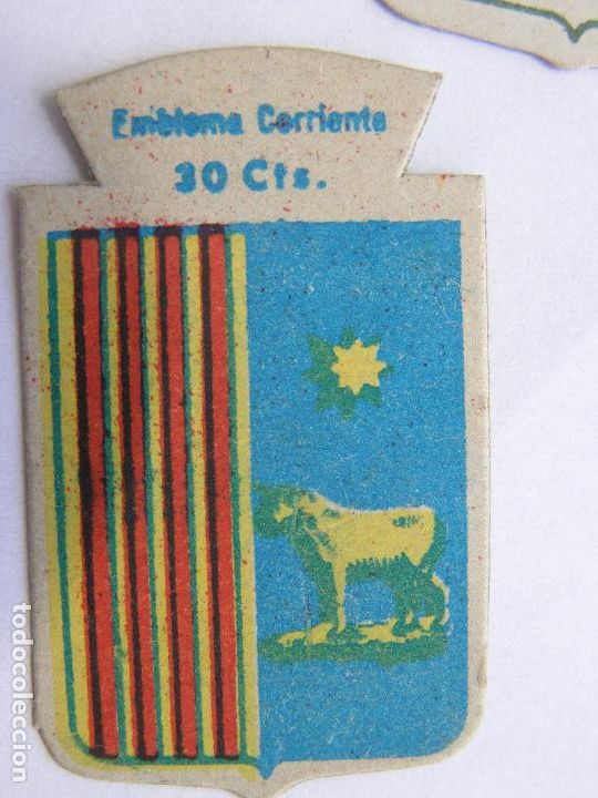Military Antiques: EMBLEMA CORRIENTE AUXILIO SOCIAL 30 CENTIMOS