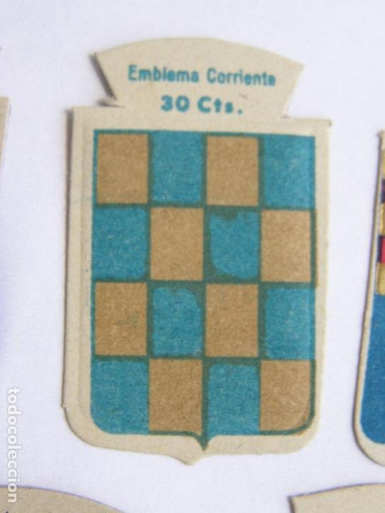 Military Antiques: EMBLEMA CORRIENTE AUXILIO SOCIAL 30 CENTIMOS