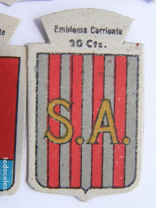 Military Antiques: EMBLEMA CORRIENTE AUXILIO SOCIAL 30 CENTIMOS