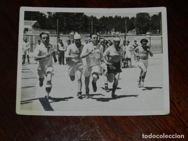 Militaria: FOTOGRAFIA DE PRESOS EN PRISION FRANQUISTA, HACIENDO DEPORTE, A&Ntilde;O 1939, INSTANTANEAS DE ACTUALIDAD,