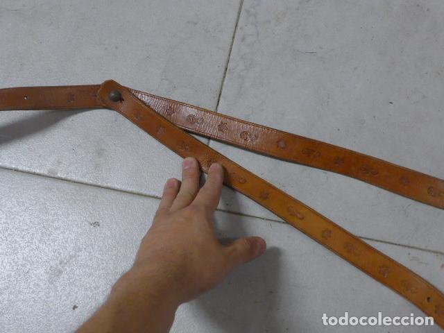 Militaria: Antiguas raras trinchas con emblemas tipo de la mehala, mehal.la.