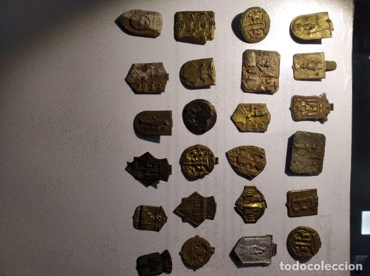 Militaria: Insignias auxilio social falange