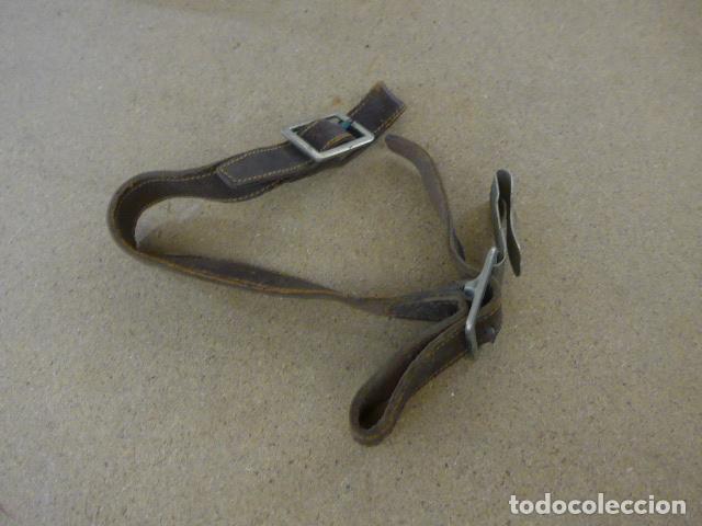 Militaria: Antiguo portasables de cuero marron republicano original, guerra civil. Porta sables.