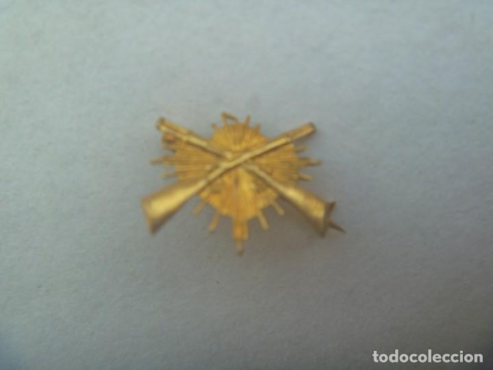 Militaria: GUERRA CIVIL : MINUSCULO EMBLEMA DE CARABINERO DE LA REPUBLICA , PARA GORRILLO