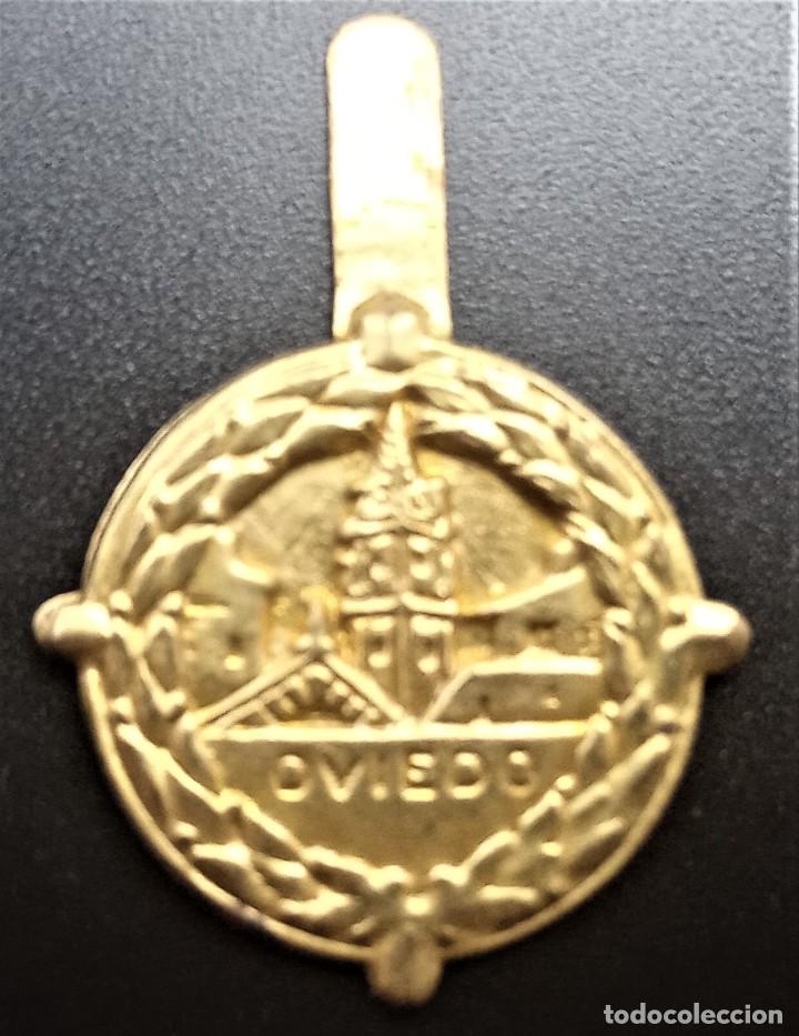 Military Antiques: ENMBLEMA AUXILIO SOCIAL METAL OVIEDO ASTURIAS