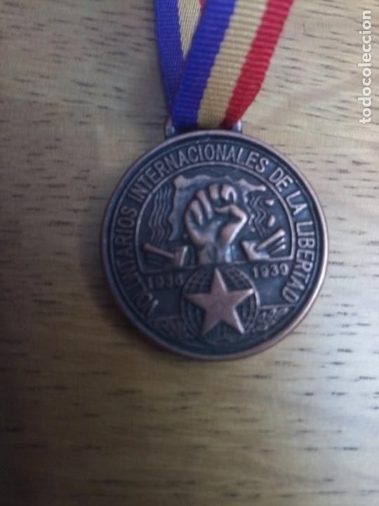Military Antiques: Chapa medalla insignia republicana brigadas Internacionales repro guerra civil