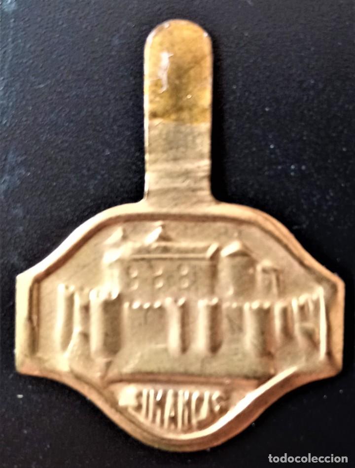 Military Antiques: EMBLEMA AUXILIO SOCIAL METAL SIMANCAS VALLADOLID
