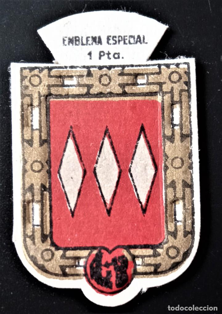 Military Antiques: EMBLEMA AUXILIO SOCIAL ESPECIAL 1PTA ESCUDO HERALDICO VAN HELSE