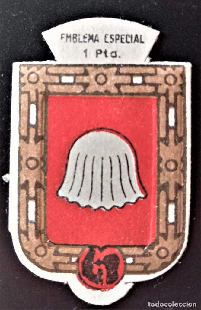 Military Antiques: EMBLEMA AUXILIO SOCIAL ESPECIAL 1 PTA ESCUDO HERALDICO VIDA