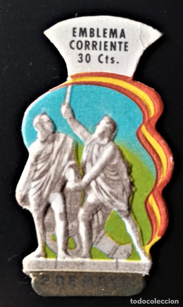 Militaria: EMBLEMA AUXILIO SOCIAL CORRIENTE 30 CTS ESPA&Ntilde;A