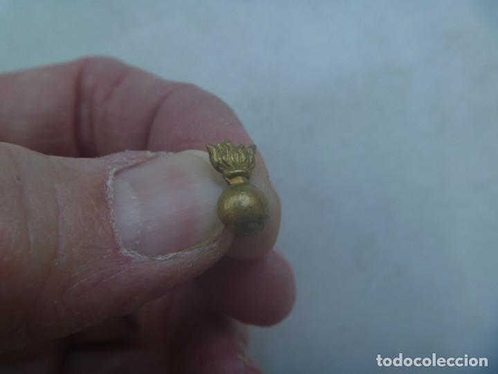 Military Antiques: GUERRA CIVIL : MINUSCULO EMBLEMA DE ARTILLERIA