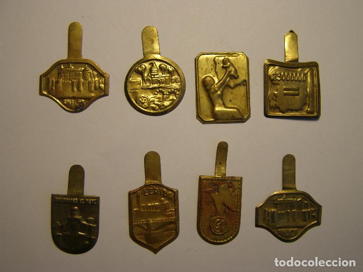 Military Antiques: INSIGNIAS METALICAS AUXILIO SOCIAL. LOTE DE 8