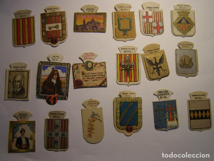 Military Antiques: INSIGNIAS DE AUXILIO SOCIAL. LOTE DE 18