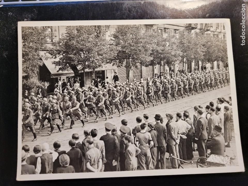 Military Antiques: Italianos en Espa&ntilde;a. Foto del desfile de las Frecce Azzurre en Milan despues de la guerra