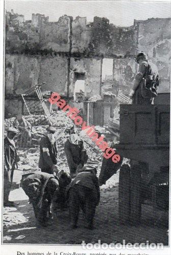 Military Antiques: GUERRA CIVIL, MIEMBROS DE LA CRUZ ROJA RETIRANDO CADAVERES, 100X155MM, RETAL DE PUBLICACION