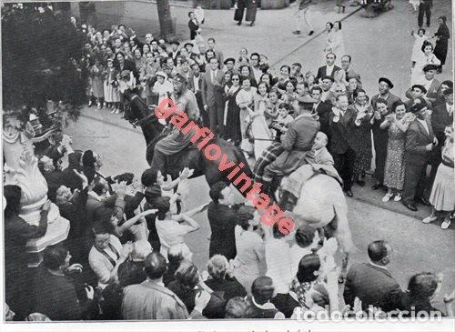 Military Antiques: GUERRA CIVIL, MILITARES ACLAMADOS POR LA MULTITUD, 190X145 MM, RETAL DE PUBLICACION