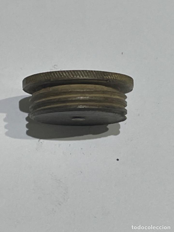 Military Antiques: Tapon laton tonelete republicano