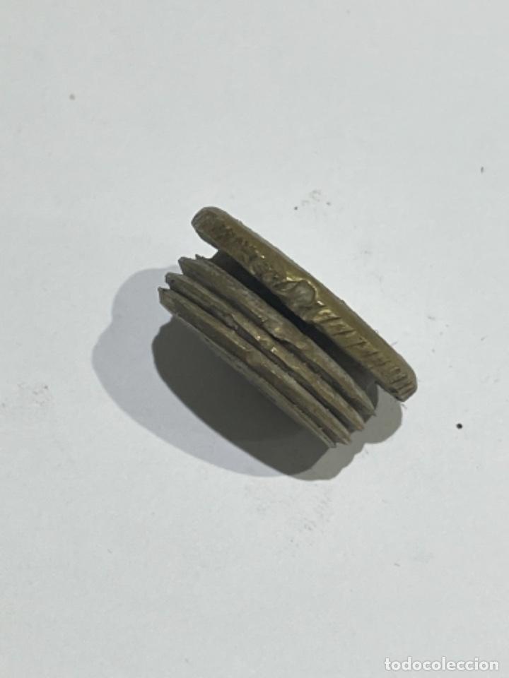 Military Antiques: Tapon laton tonelete republicano