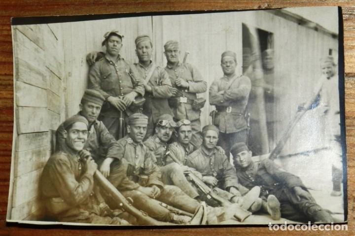 Militaria: FOTOGRAFIA DE CONDUCTORES DE INTENDENCIA, PLENA GUERRA CIVIL, MIDE 11 X 7 CMS.