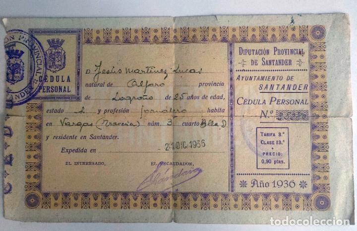 Militaria: Cedula personal Ayuntamiento de Santander, Guerra Civil, escudo republicano.