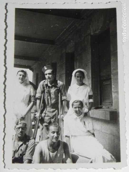 Militaria: ANTIGUA FOTOGRAFIA GUERRA CIVIL, HOSPITAL NACIONAL, ENFERMERAS, MIDE 8,5 X 5,8 CMS.