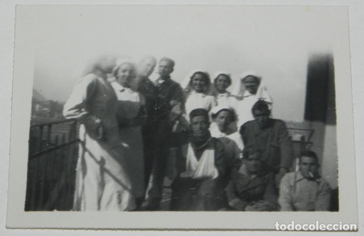 Militaria: ANTIGUA FOTOGRAFIA GUERRA CIVIL, HOSPITAL NACIONAL, ENFERMERAS, MIDE7 X 5 CMS.