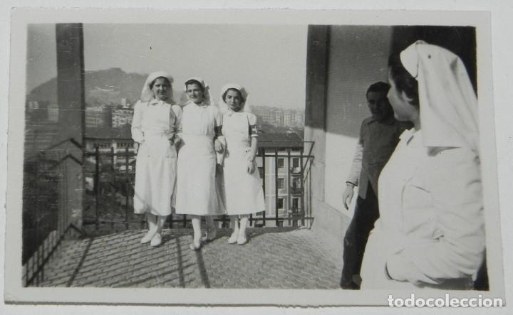 Militaria: ANTIGUA FOTOGRAFIA GUERRA CIVIL, HOSPITAL NACIONAL, ENFERMERAS, MIDE7 X 5 CMS.