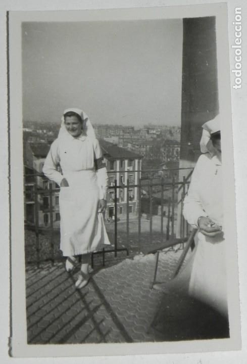 Militaria: ANTIGUA FOTOGRAFIA GUERRA CIVIL, HOSPITAL NACIONAL, ENFERMERAS, MIDE7 X 5 CMS.