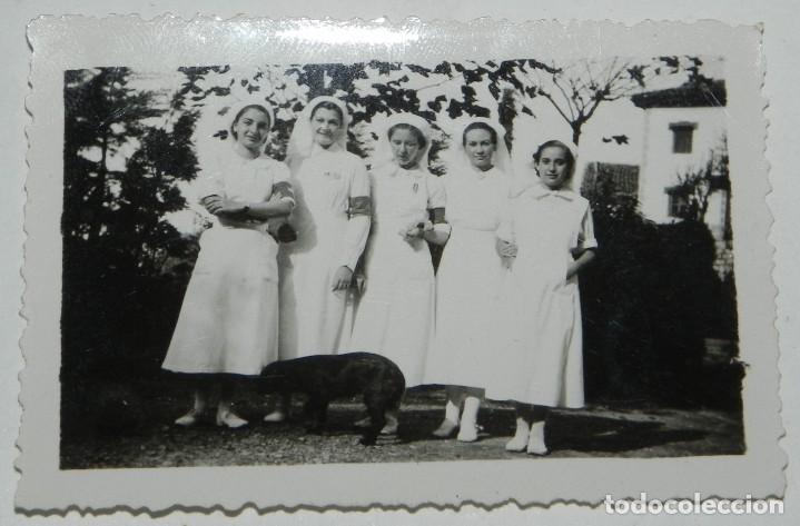 Militaria: ANTIGUA FOTOGRAFIA GUERRA CIVIL, HOSPITAL NACIONAL, ENFERMERAS, MIDE7 X 5 CMS.