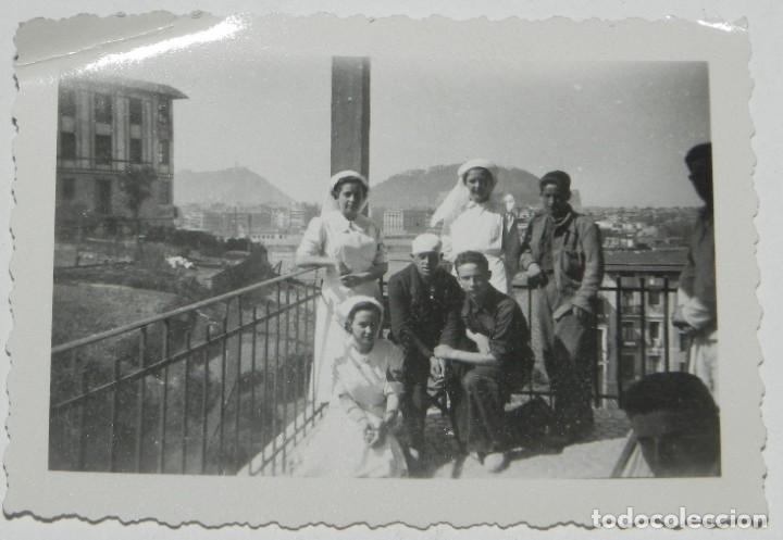 Militaria: ANTIGUA FOTOGRAFIA GUERRA CIVIL, HOSPITAL NACIONAL, ENFERMERAS, MIDE7 X 5 CMS.