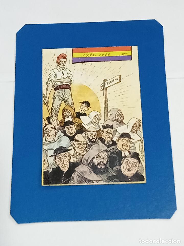 Militaria: REPRODUCCI&Oacute;N. REP&Uacute;BLICA ESPA&Ntilde;OLA. REPUBLICANO IMPIDIENDO EL PASO A CAT&Oacute;LICOS. CART&Oacute;N. 9.5 X 14CM