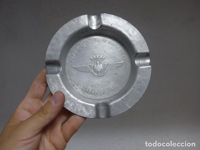 Militaria: Antiguo cenicero de 1940 de aviacion de sabadell, parque eventual de Catalu&ntilde;a, original.