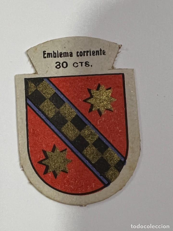 Military Antiques: EMBLEMA DE AUXILIO SOCIAL DE 30 CENTIMOS. SERIE C N&ordm; 20. AMELLER