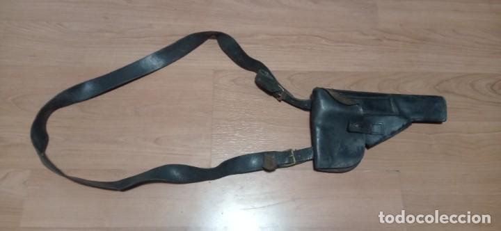 Militaria: Cartuchera bandolera pistolera